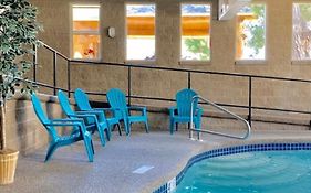 Moose Creek Lodge & Suites